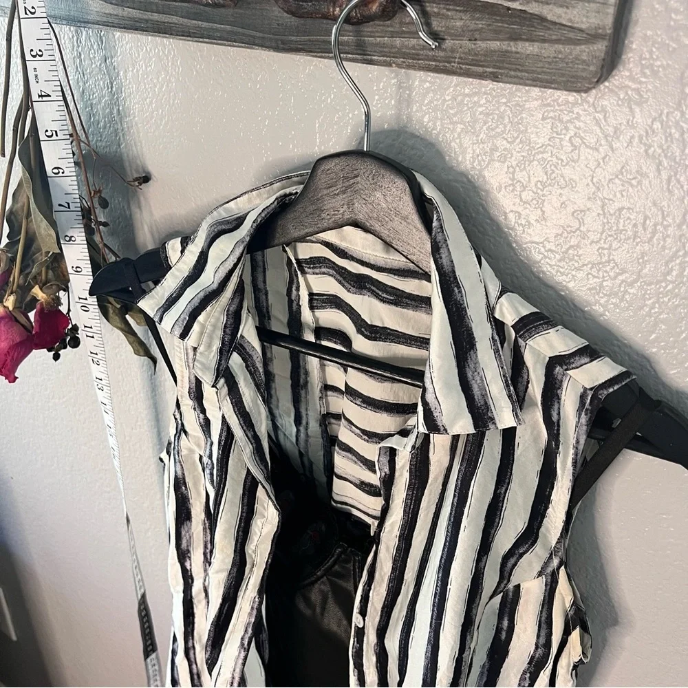 100% silk black|white collared, button-up blouse, size sm-med. short sle…